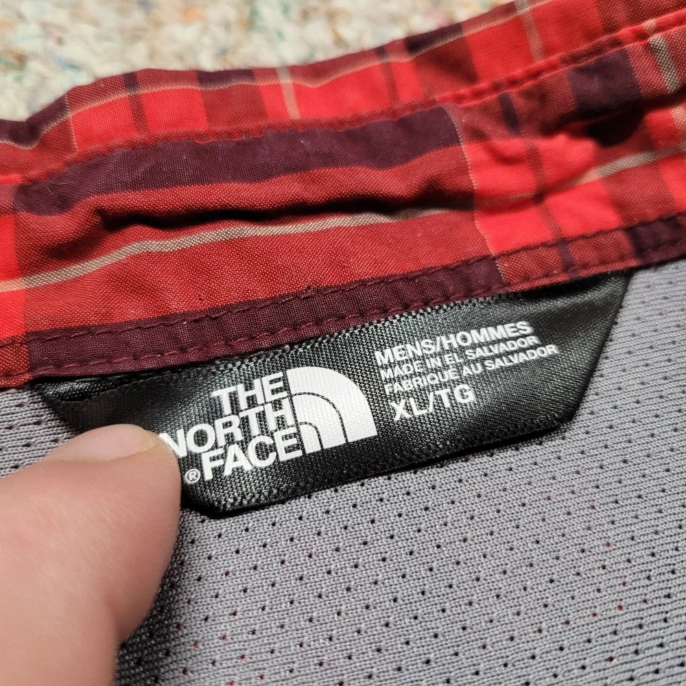 The North Face Shirt Mens XL Red Plaid‎ Button Up Vented Roll Tab Hiking Camping